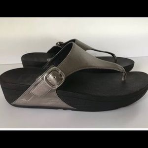 Fit Flops Pewter with side buckle size 9